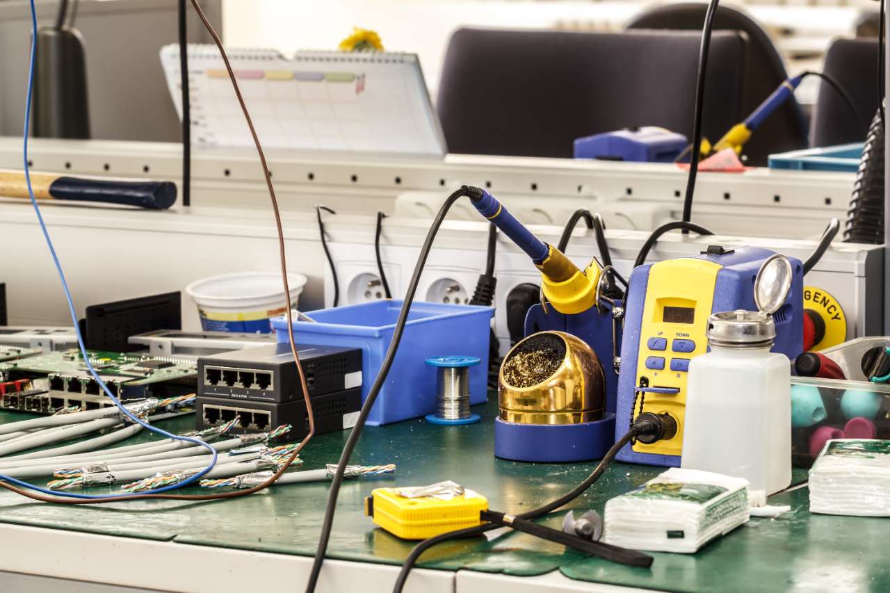 electronic equipment assembly workplace assembly workstation