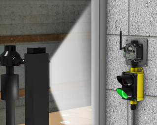 Vehicle Detection and Indication at Outdoor Docking Station